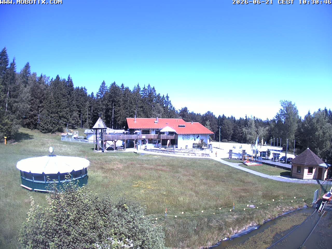 Archiv Foto Webcam Blick zur Talstation am Hohenbogen