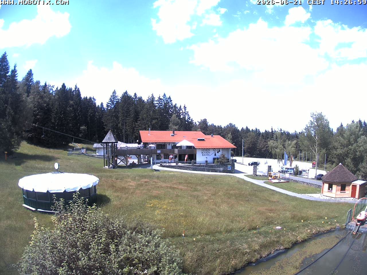 Archiv Foto Webcam Blick zur Talstation am Hohenbogen