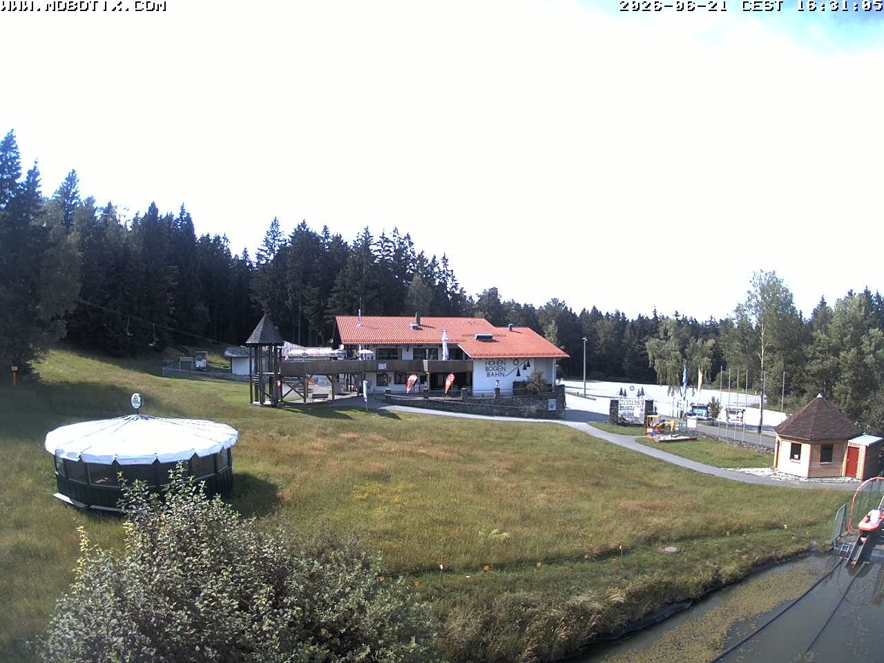 Archiv Foto Webcam Blick zur Talstation am Hohenbogen
