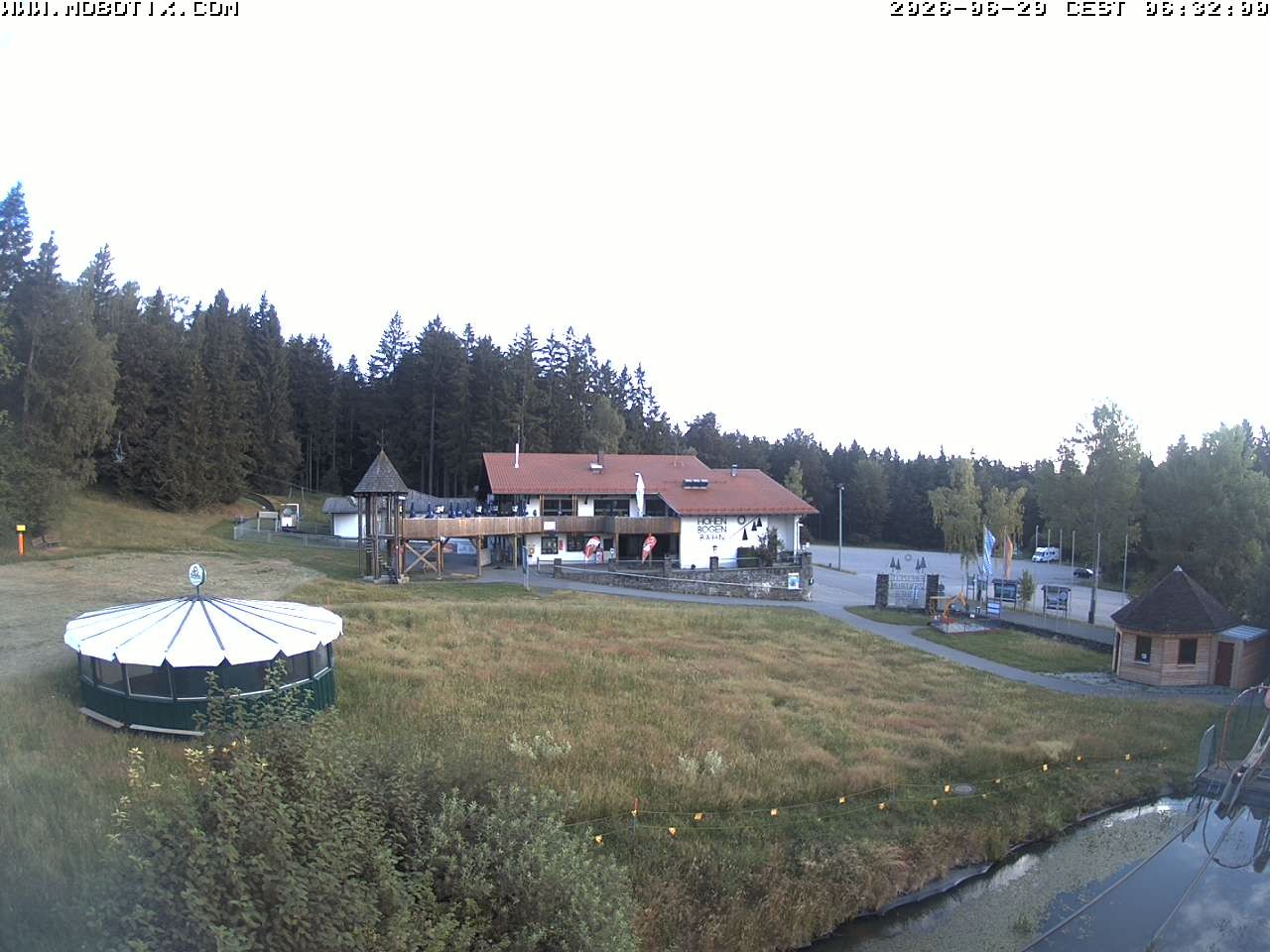 Archiv Foto Webcam Blick zur Talstation am Hohenbogen