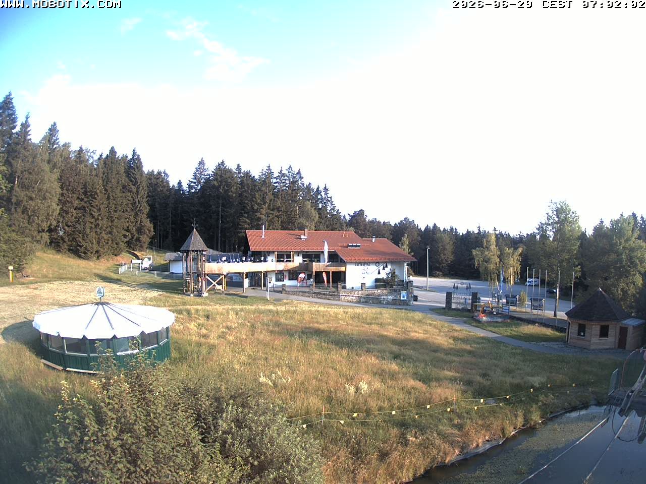 Archiv Foto Webcam Blick zur Talstation am Hohenbogen