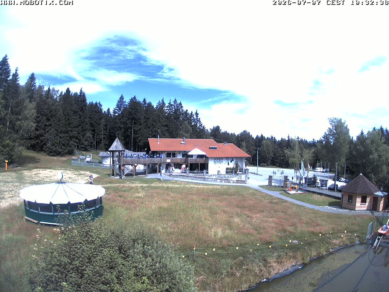 Archiv Foto Webcam Blick zur Talstation am Hohenbogen