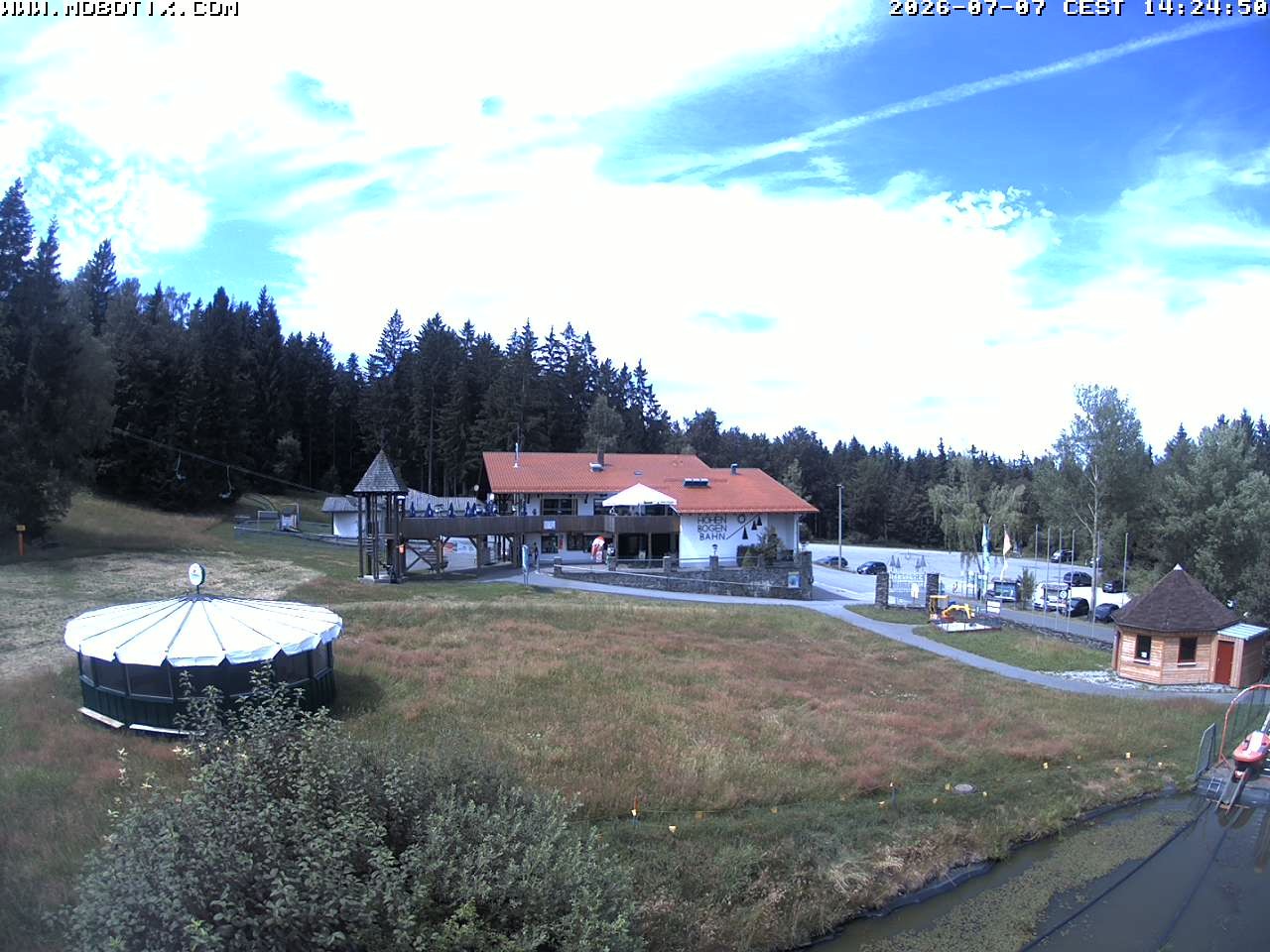 Archiv Foto Webcam Blick zur Talstation am Hohenbogen