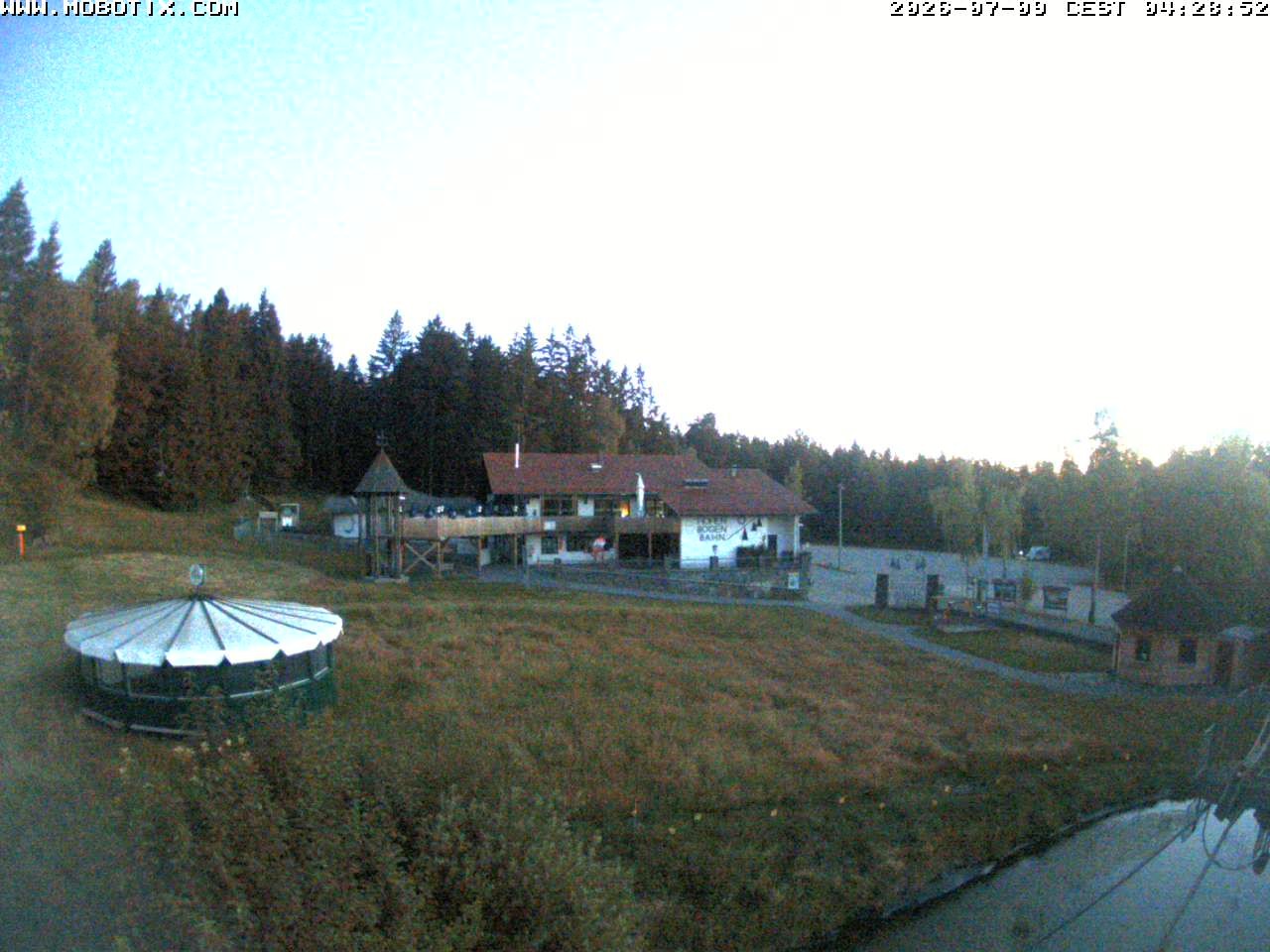 Archiv Foto Webcam Blick zur Talstation am Hohenbogen