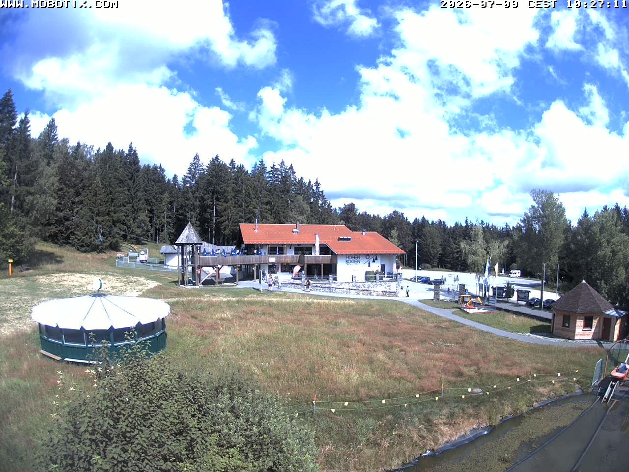 Archiv Foto Webcam Blick zur Talstation am Hohenbogen