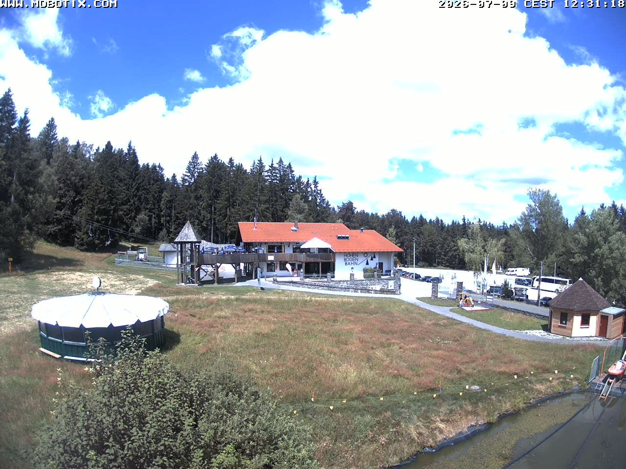 Archiv Foto Webcam Blick zur Talstation am Hohenbogen