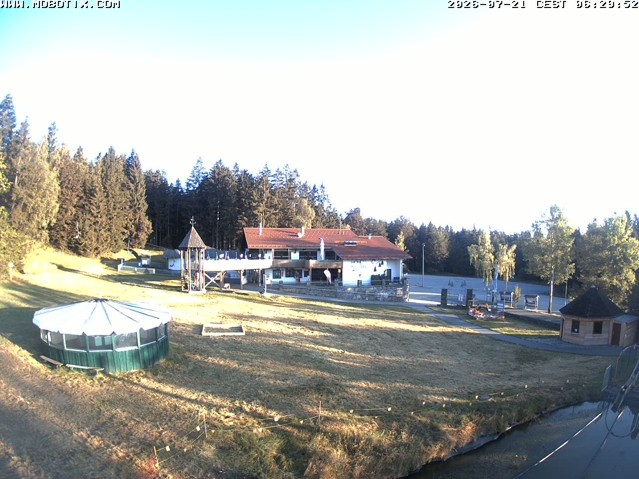 Archiv Foto Webcam Blick zur Talstation am Hohenbogen