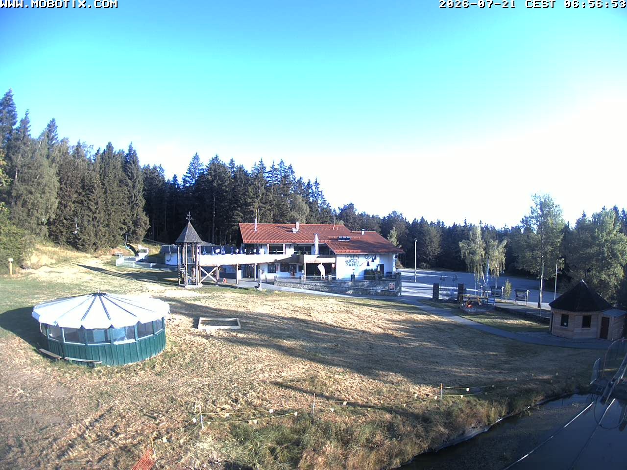 Archiv Foto Webcam Blick zur Talstation am Hohenbogen