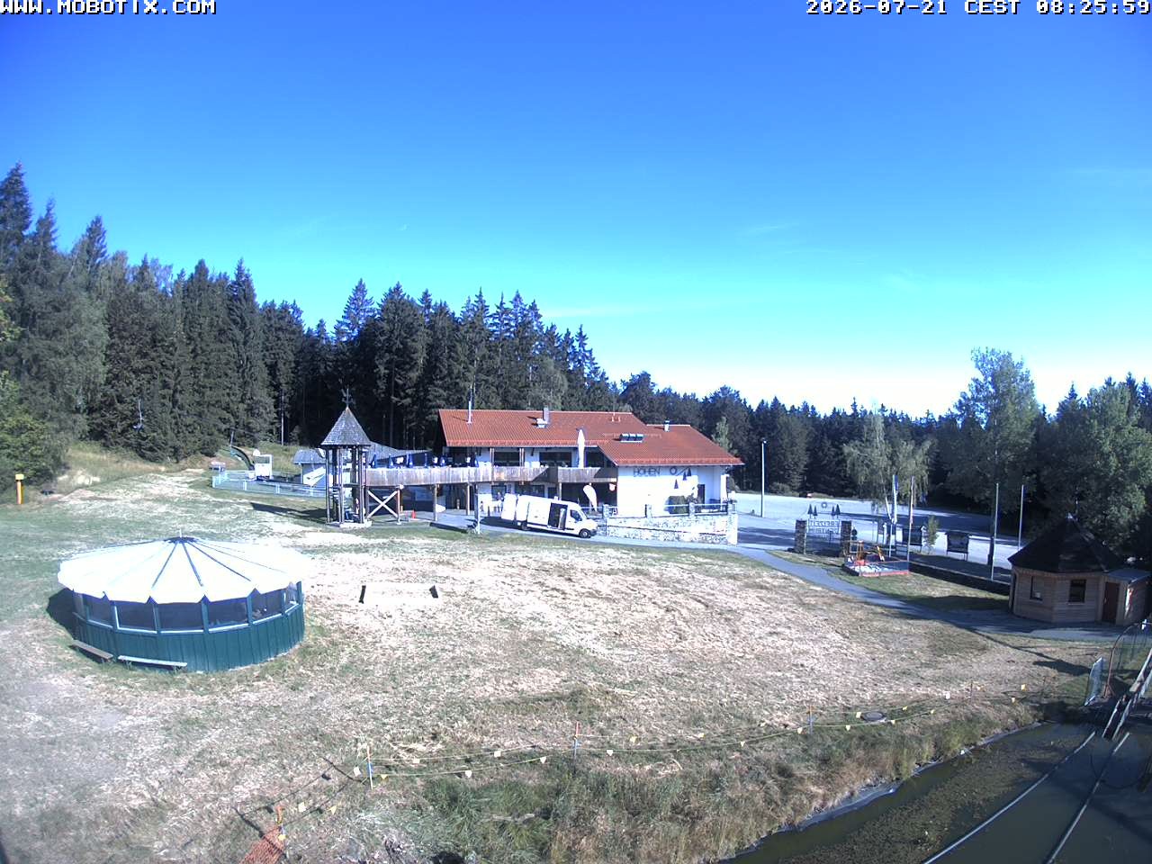 Archiv Foto Webcam Blick zur Talstation am Hohenbogen
