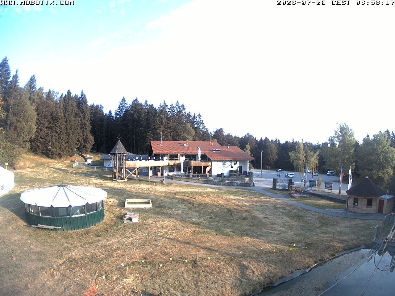 Archiv Foto Webcam Blick zur Talstation am Hohenbogen