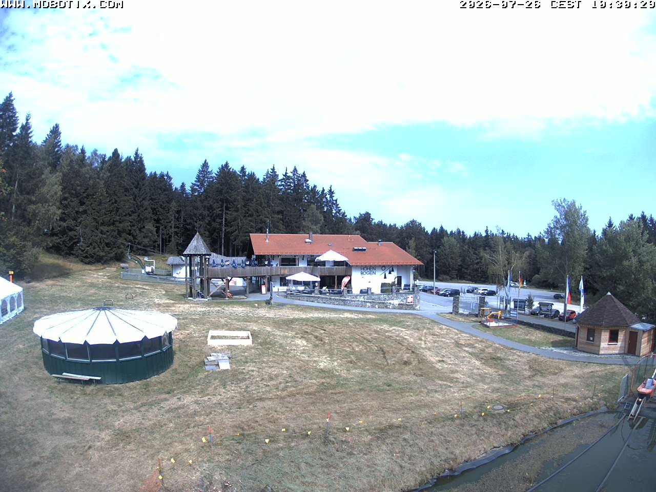 Archiv Foto Webcam Blick zur Talstation am Hohenbogen