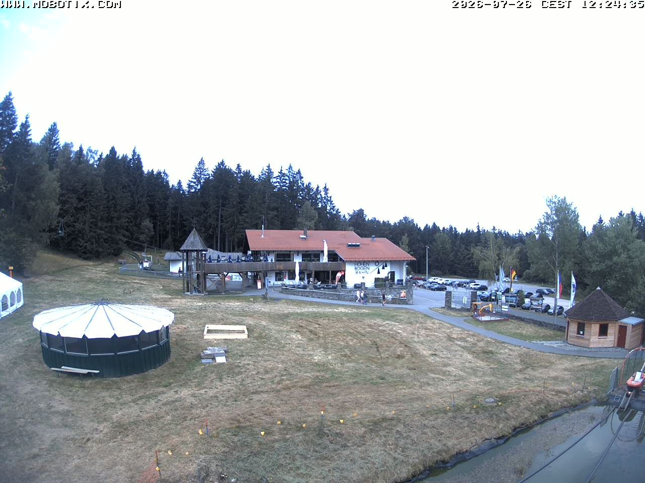 Archiv Foto Webcam Blick zur Talstation am Hohenbogen