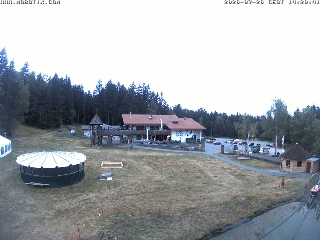 Archiv Foto Webcam Blick zur Talstation am Hohenbogen