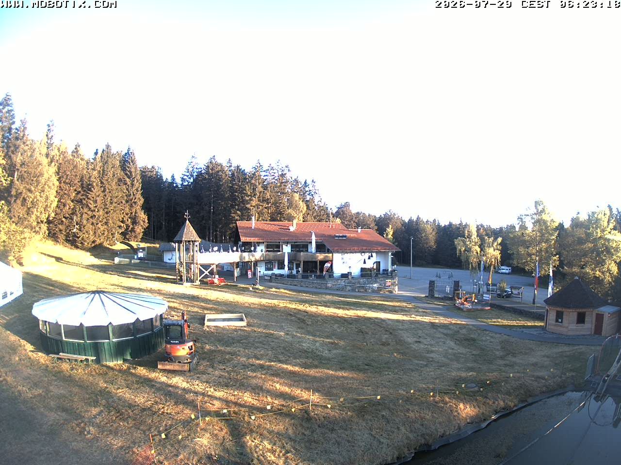 Archiv Foto Webcam Blick zur Talstation am Hohenbogen