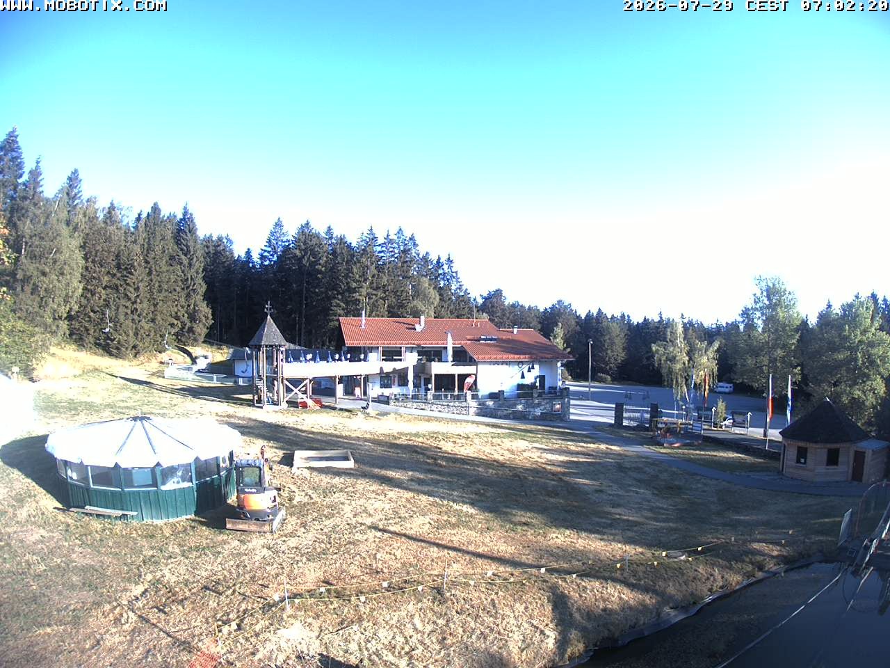 Archiv Foto Webcam Blick zur Talstation am Hohenbogen
