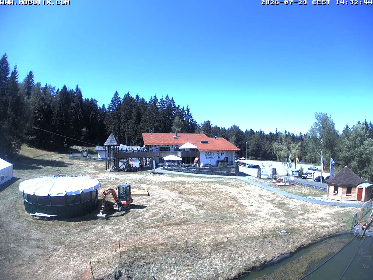 Archiv Foto Webcam Blick zur Talstation am Hohenbogen