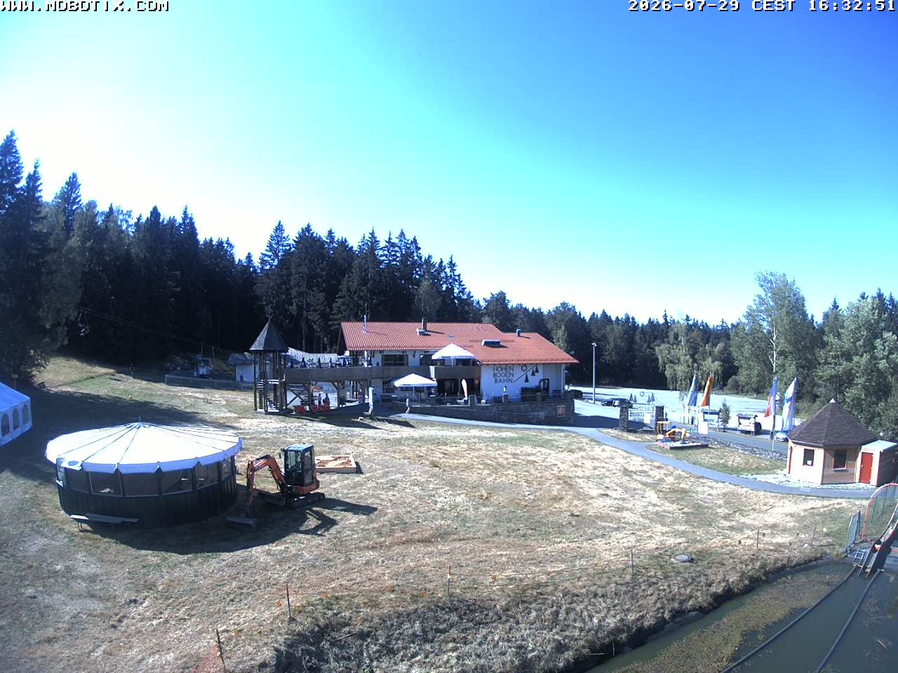 Archiv Foto Webcam Blick zur Talstation am Hohenbogen