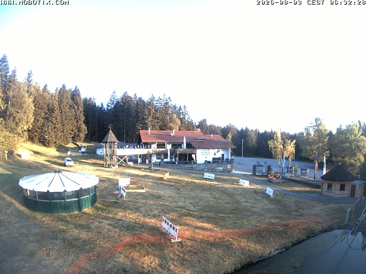 Archiv Foto Webcam Blick zur Talstation am Hohenbogen