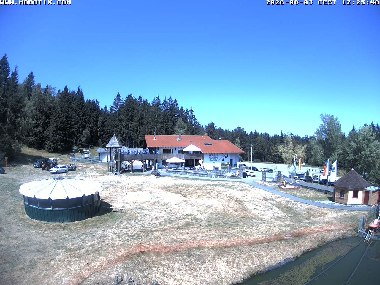 Archiv Foto Webcam Blick zur Talstation am Hohenbogen