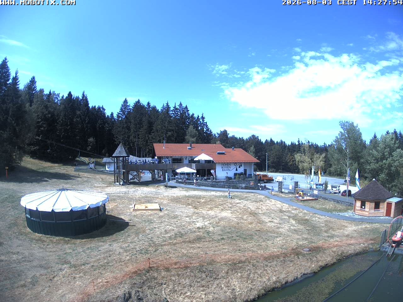 Archiv Foto Webcam Blick zur Talstation am Hohenbogen