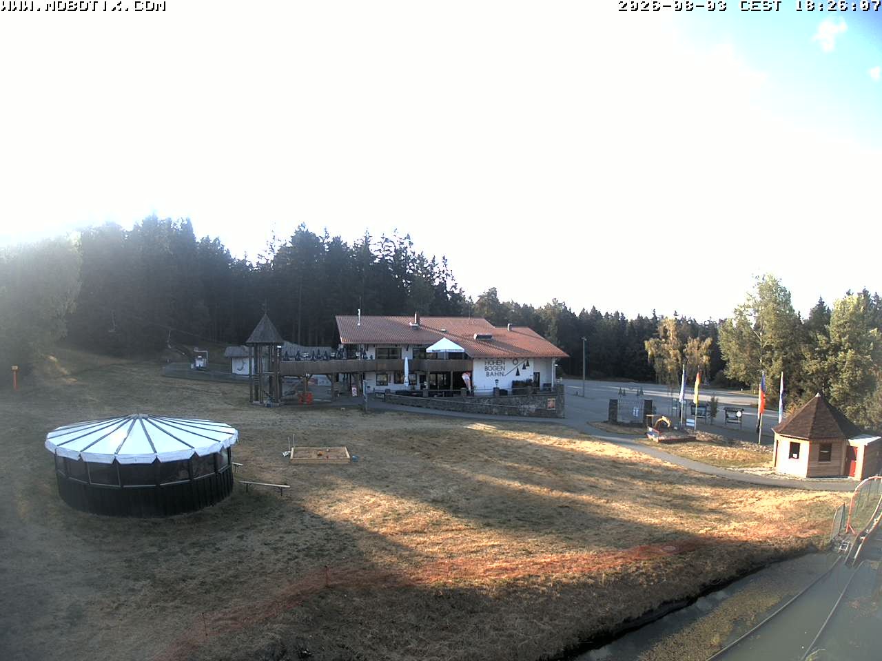 Archiv Foto Webcam Blick zur Talstation am Hohenbogen