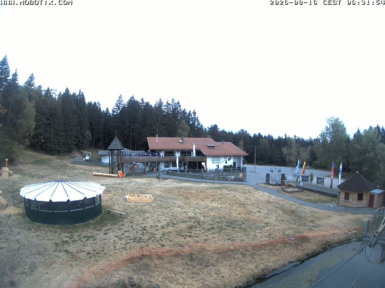 Archiv Foto Webcam Blick zur Talstation am Hohenbogen