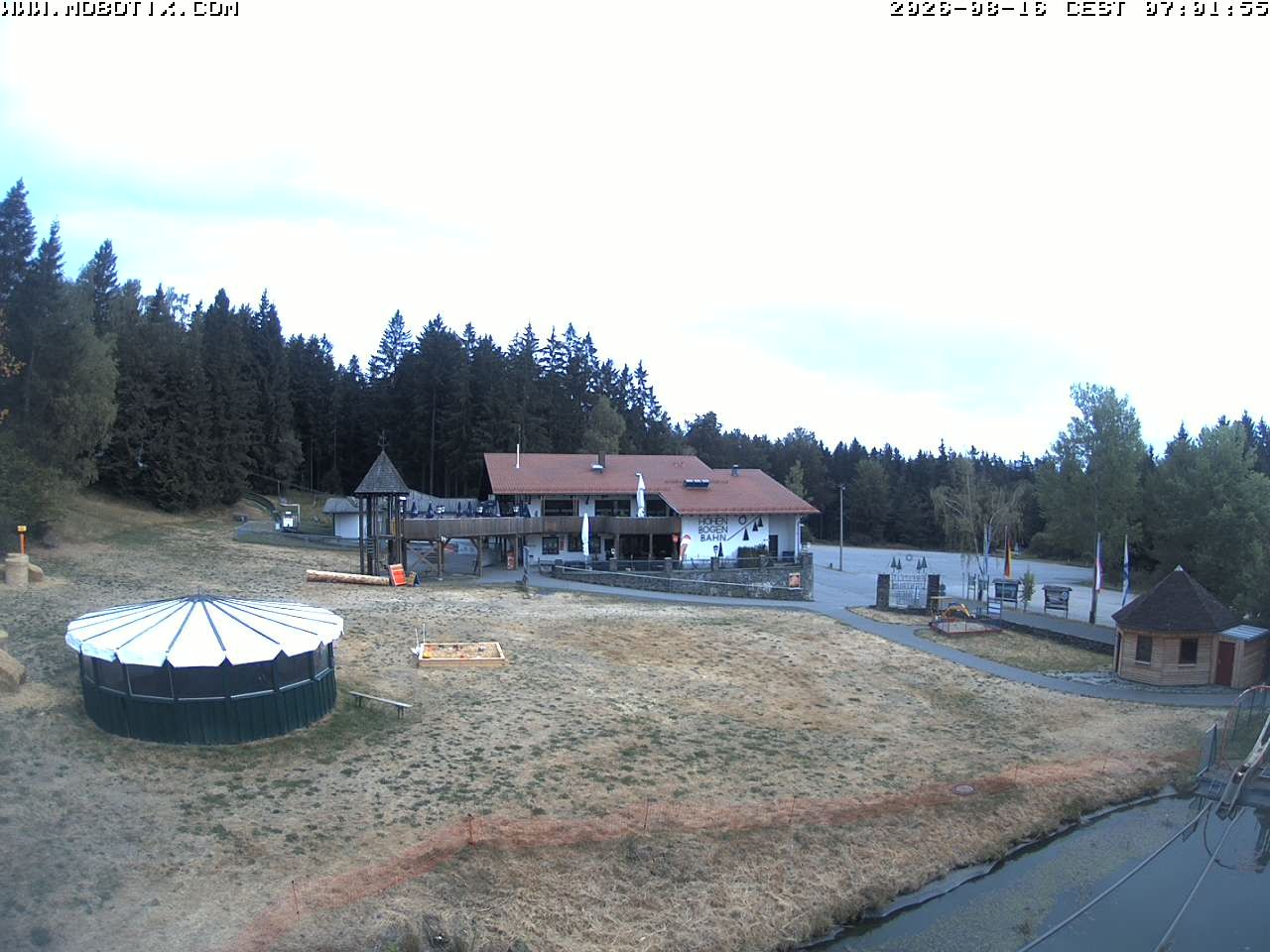 Archiv Foto Webcam Blick zur Talstation am Hohenbogen