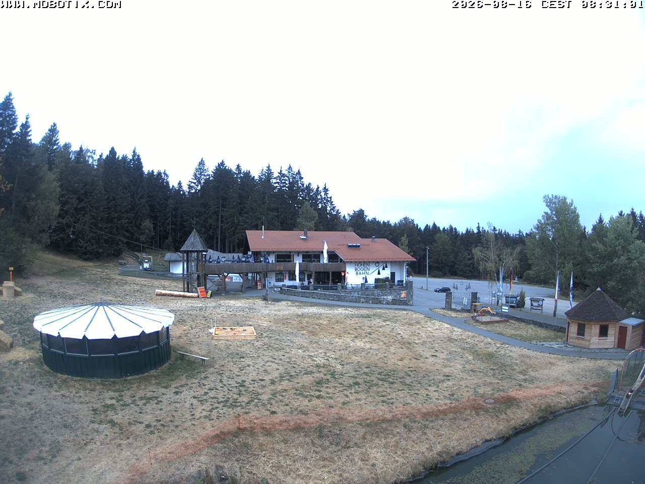 Archiv Foto Webcam Blick zur Talstation am Hohenbogen