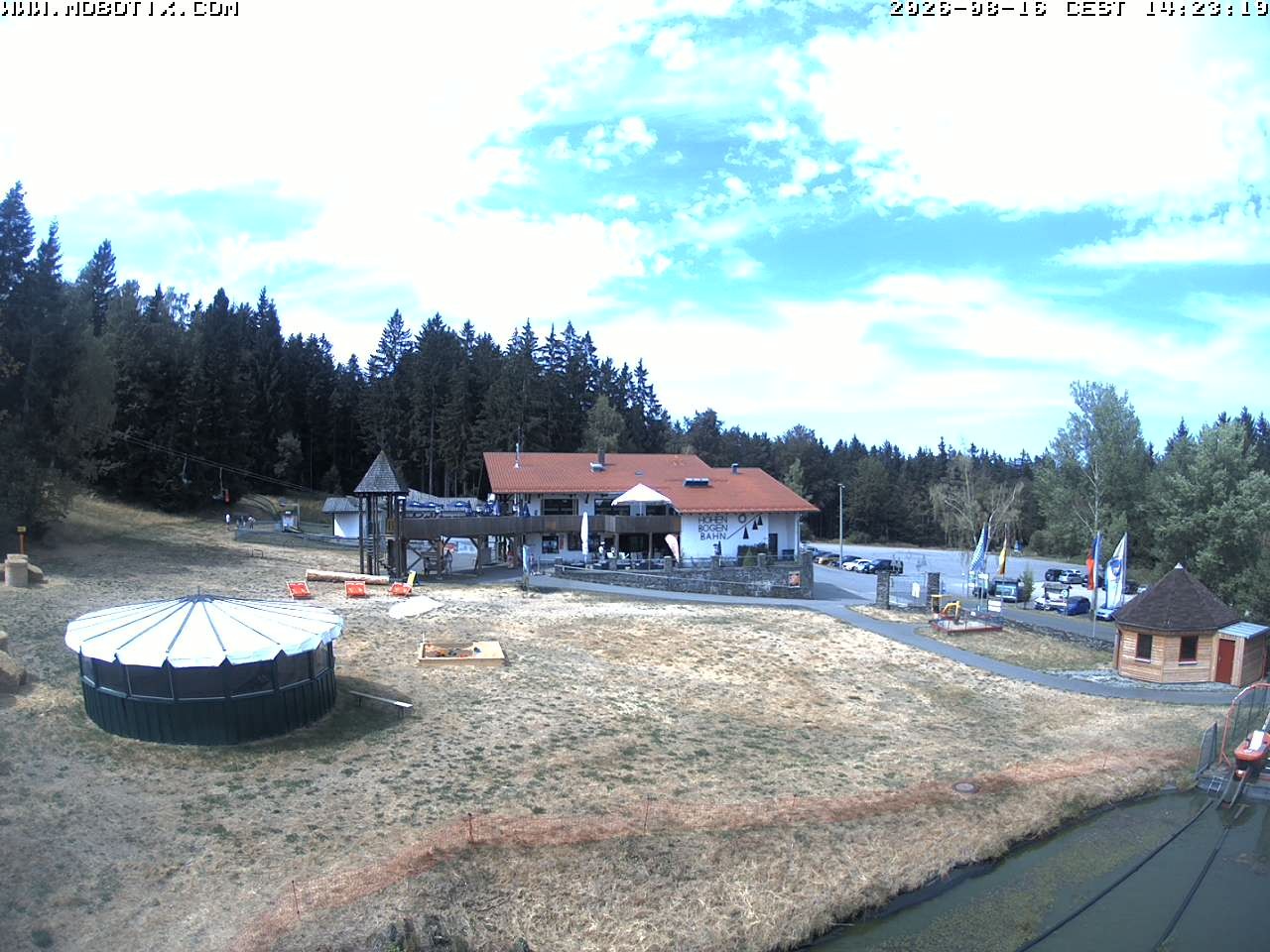 Archiv Foto Webcam Blick zur Talstation am Hohenbogen
