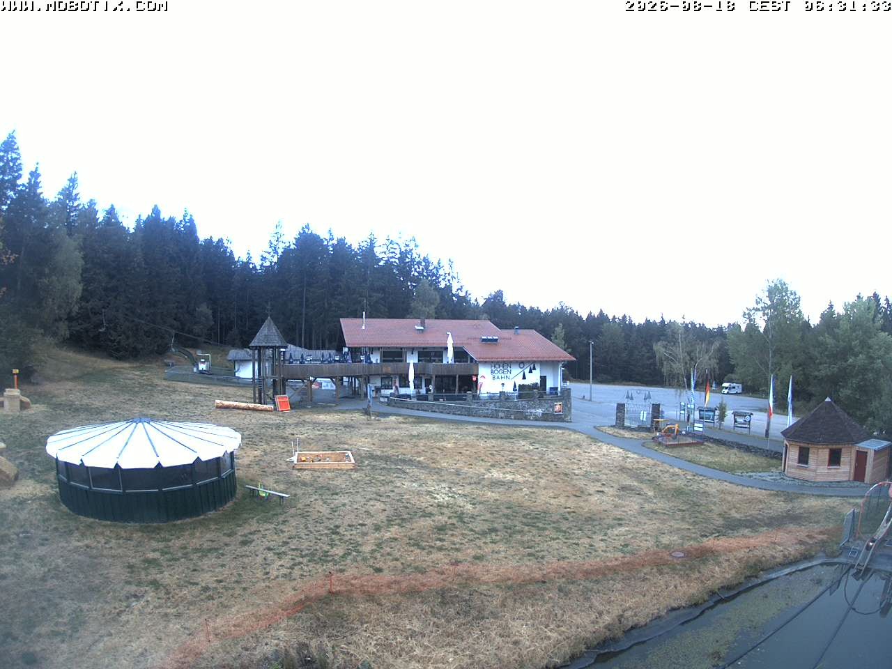 Archiv Foto Webcam Blick zur Talstation am Hohenbogen