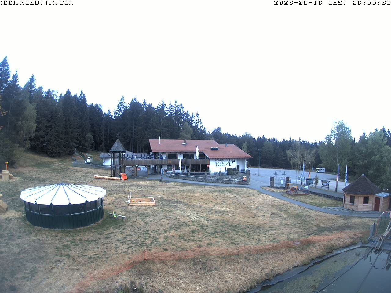 Archiv Foto Webcam Blick zur Talstation am Hohenbogen