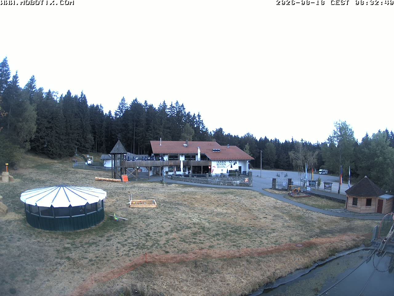 Archiv Foto Webcam Blick zur Talstation am Hohenbogen