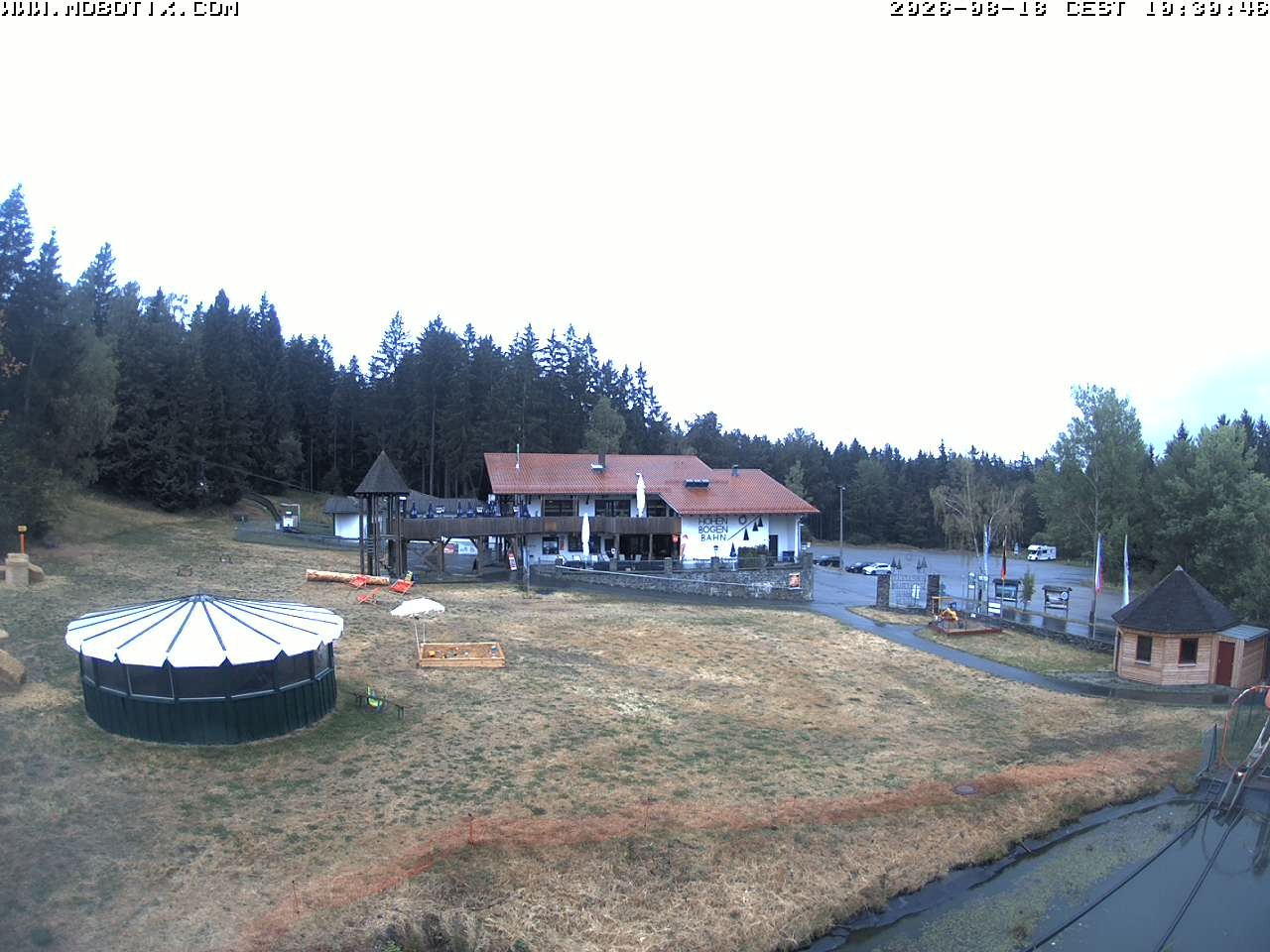 Archiv Foto Webcam Blick zur Talstation am Hohenbogen