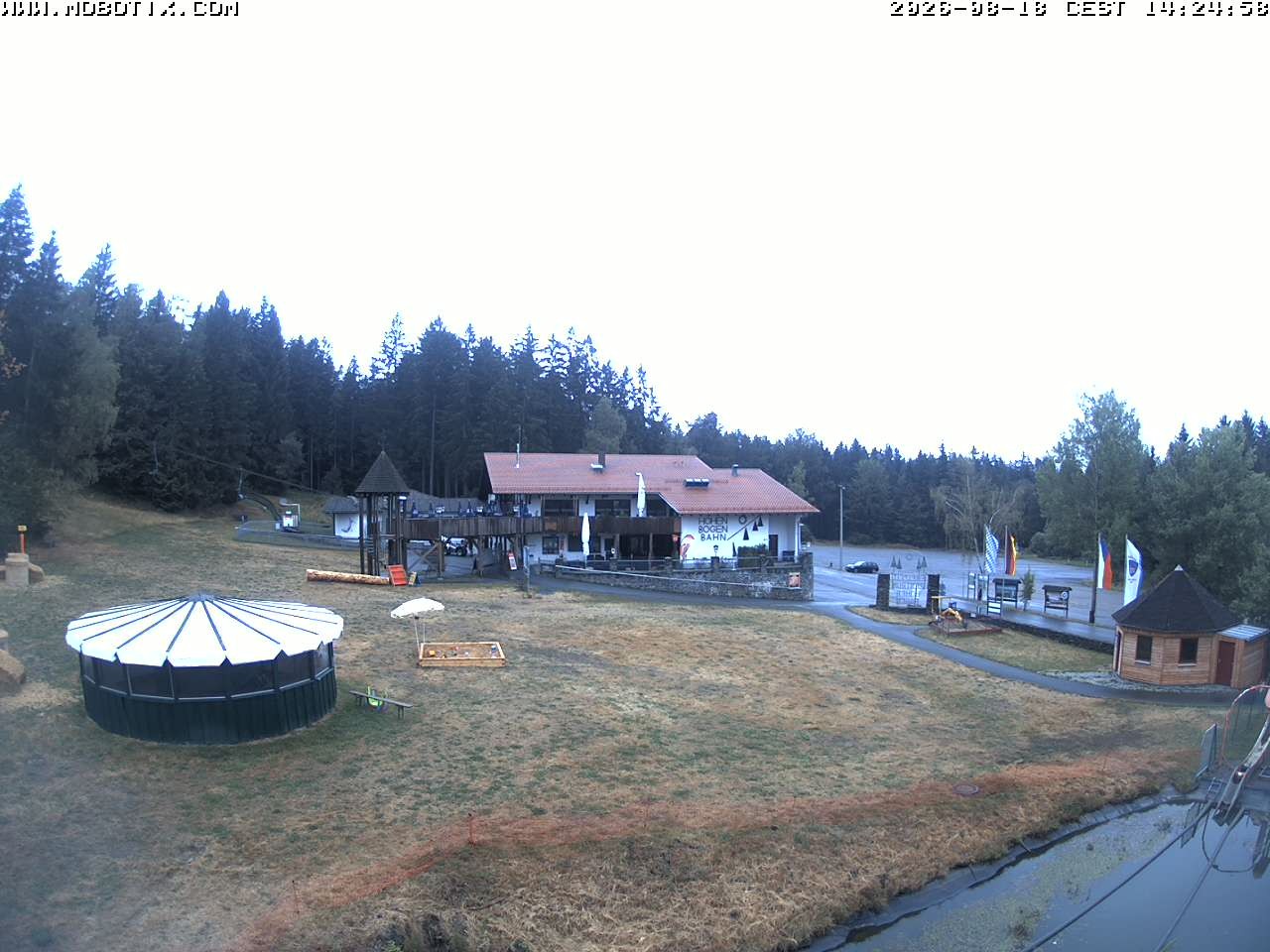 Archiv Foto Webcam Blick zur Talstation am Hohenbogen