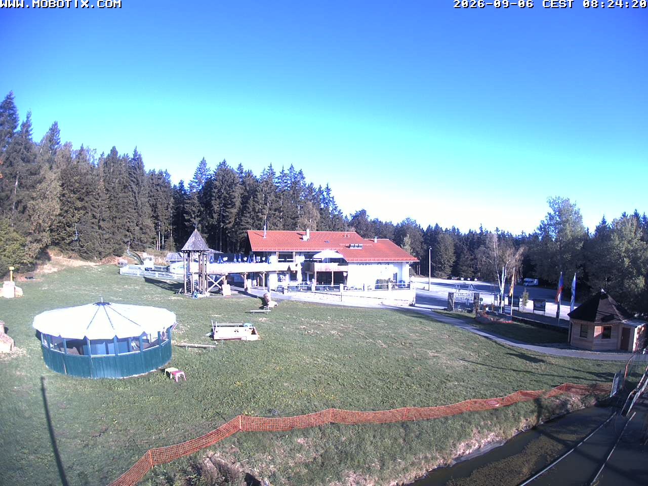 Archiv Foto Webcam Blick zur Talstation am Hohenbogen