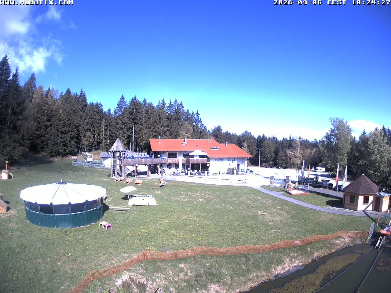 Archiv Foto Webcam Blick zur Talstation am Hohenbogen