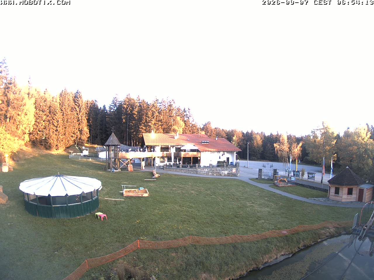 Archived image Webcam Hohenbogen: View Base Station