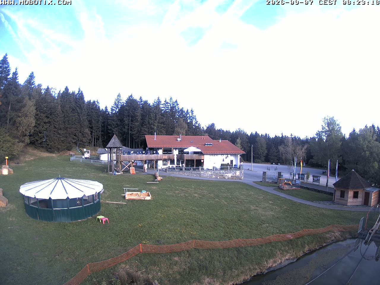Archived image Webcam Hohenbogen: View Base Station