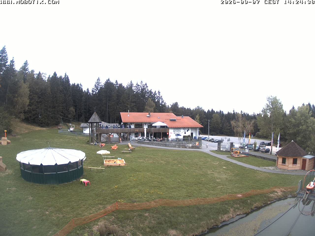 Archiv Foto Webcam Blick zur Talstation am Hohenbogen