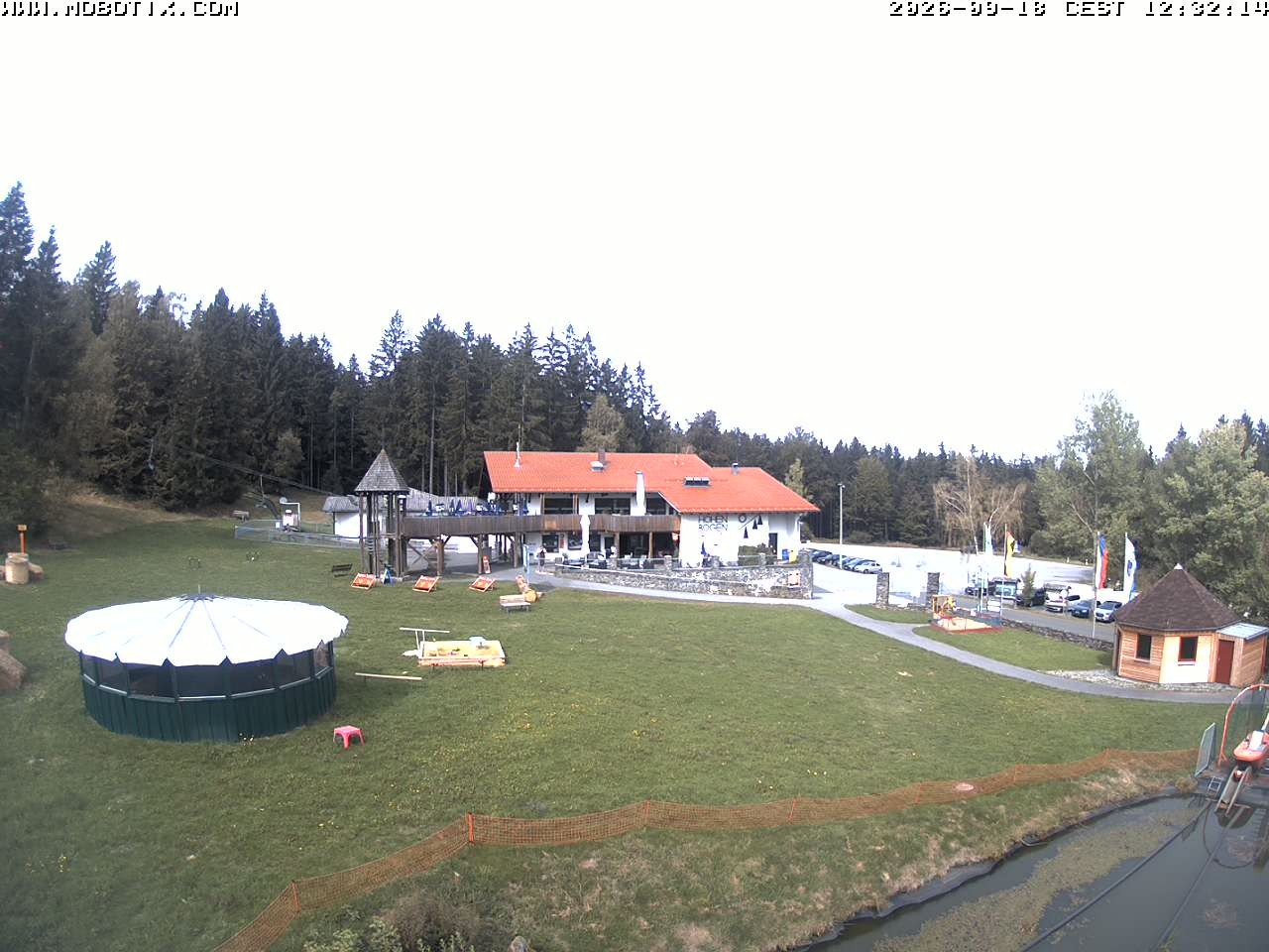 Archiv Foto Webcam Blick zur Talstation am Hohenbogen