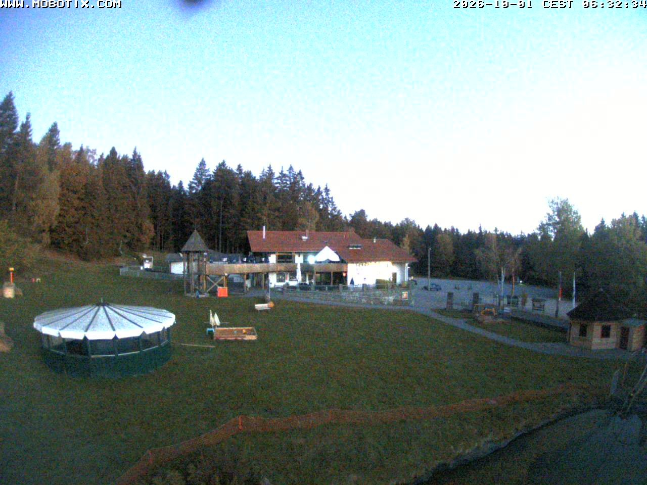 Archiv Foto Webcam Blick zur Talstation am Hohenbogen