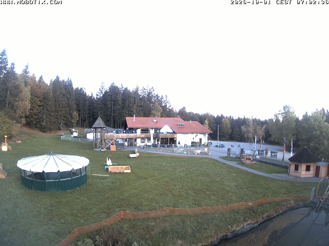 Archiv Foto Webcam Blick zur Talstation am Hohenbogen