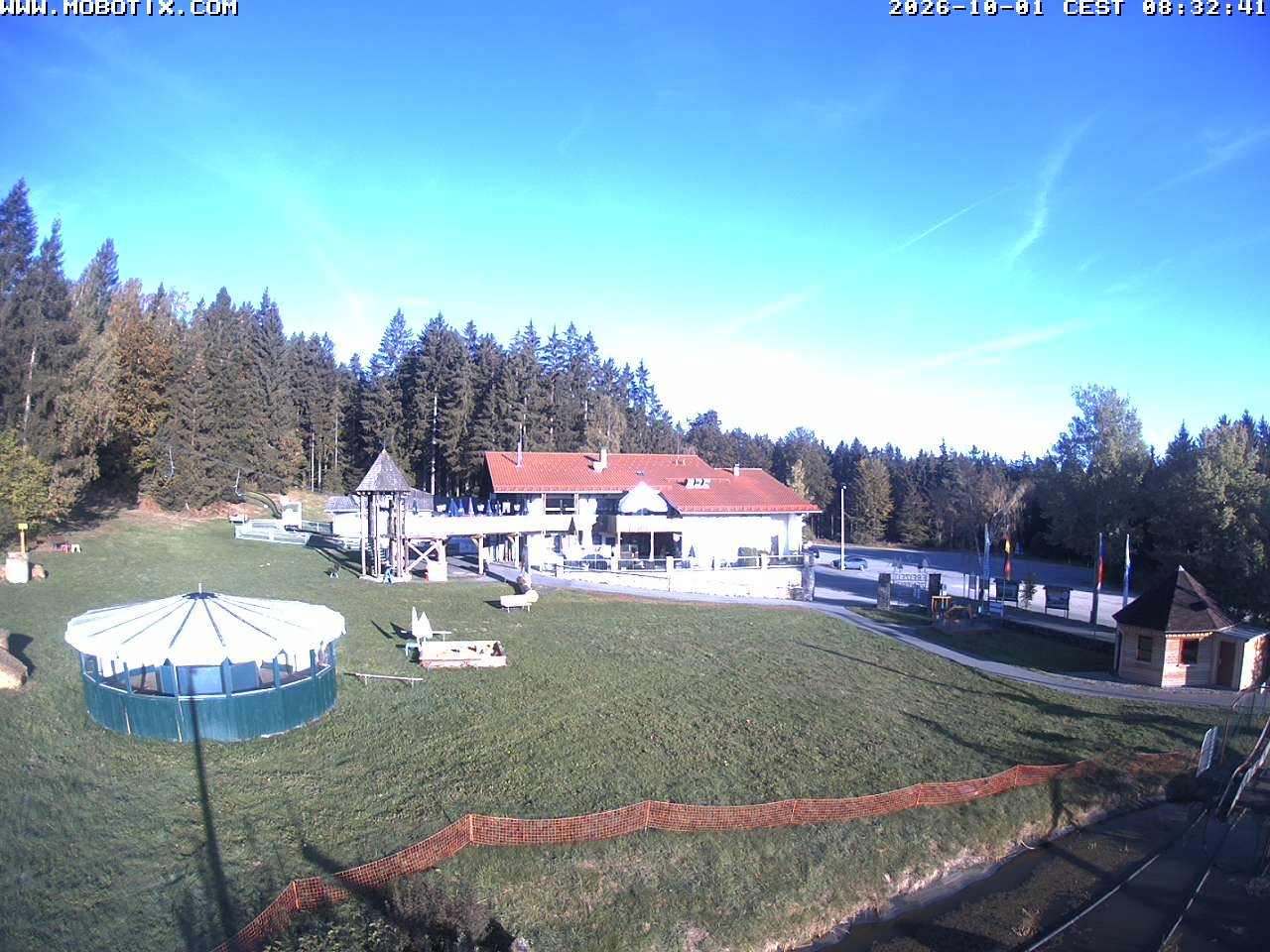 Archiv Foto Webcam Blick zur Talstation am Hohenbogen