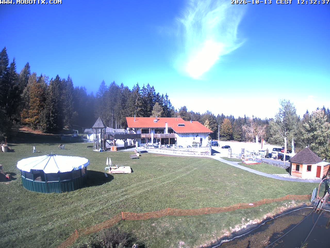 Archiv Foto Webcam Blick zur Talstation am Hohenbogen