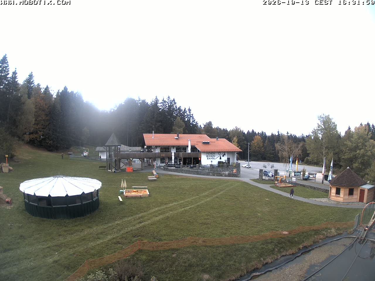Archiv Foto Webcam Blick zur Talstation am Hohenbogen
