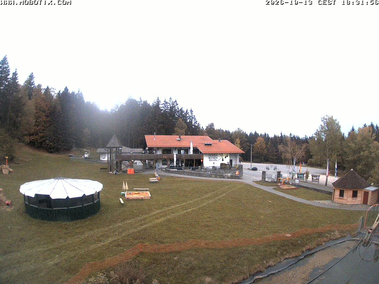 Archiv Foto Webcam Blick zur Talstation am Hohenbogen