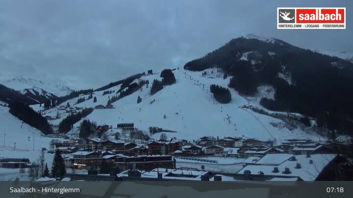 Archived image Webcam Saalbach - Hinterglemm Valley
