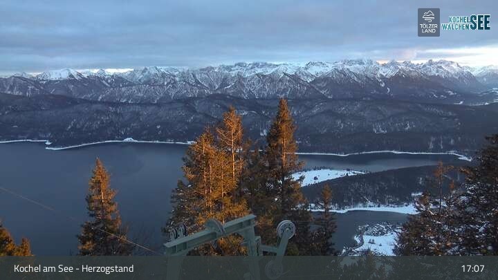 Archiv Foto Webcam Herzogstand: Blick auf den Kochelsee