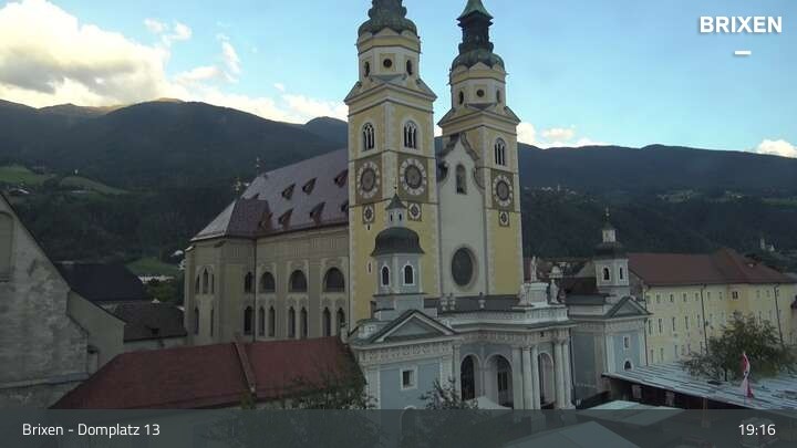 Archived image Webcam Brixen - Cathedral