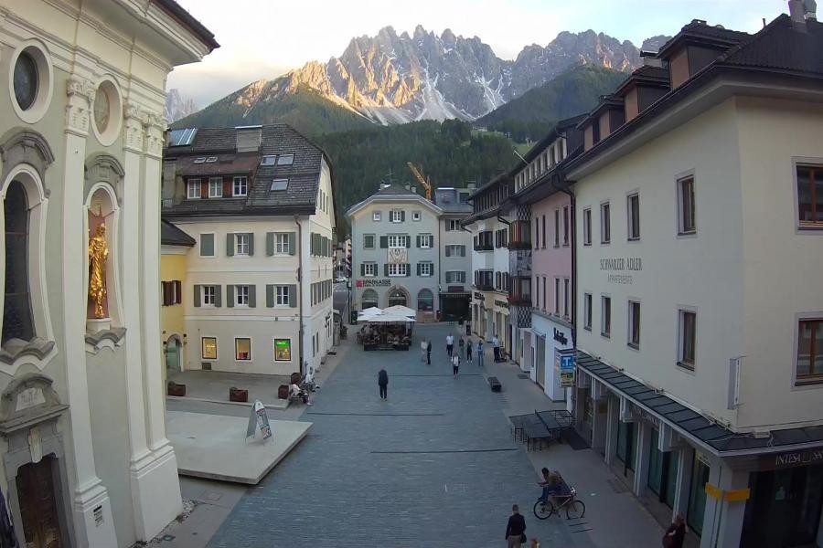 Archived image Webcam Village centre Innichen